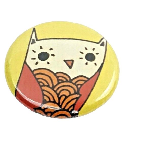 Badgebomb Other - Badgebomb 2010 Button Art Pin Susie Ghahremani Owl 1"